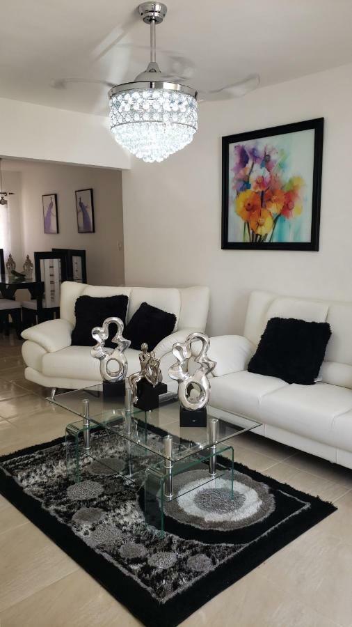 Premium Apartment Сантьяго-де-лос-Кабальерос Экстерьер фото